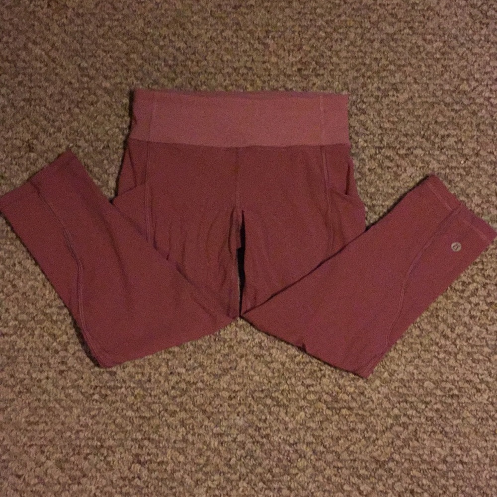 Capri NEW pocketed lululemon workout pants size 4
